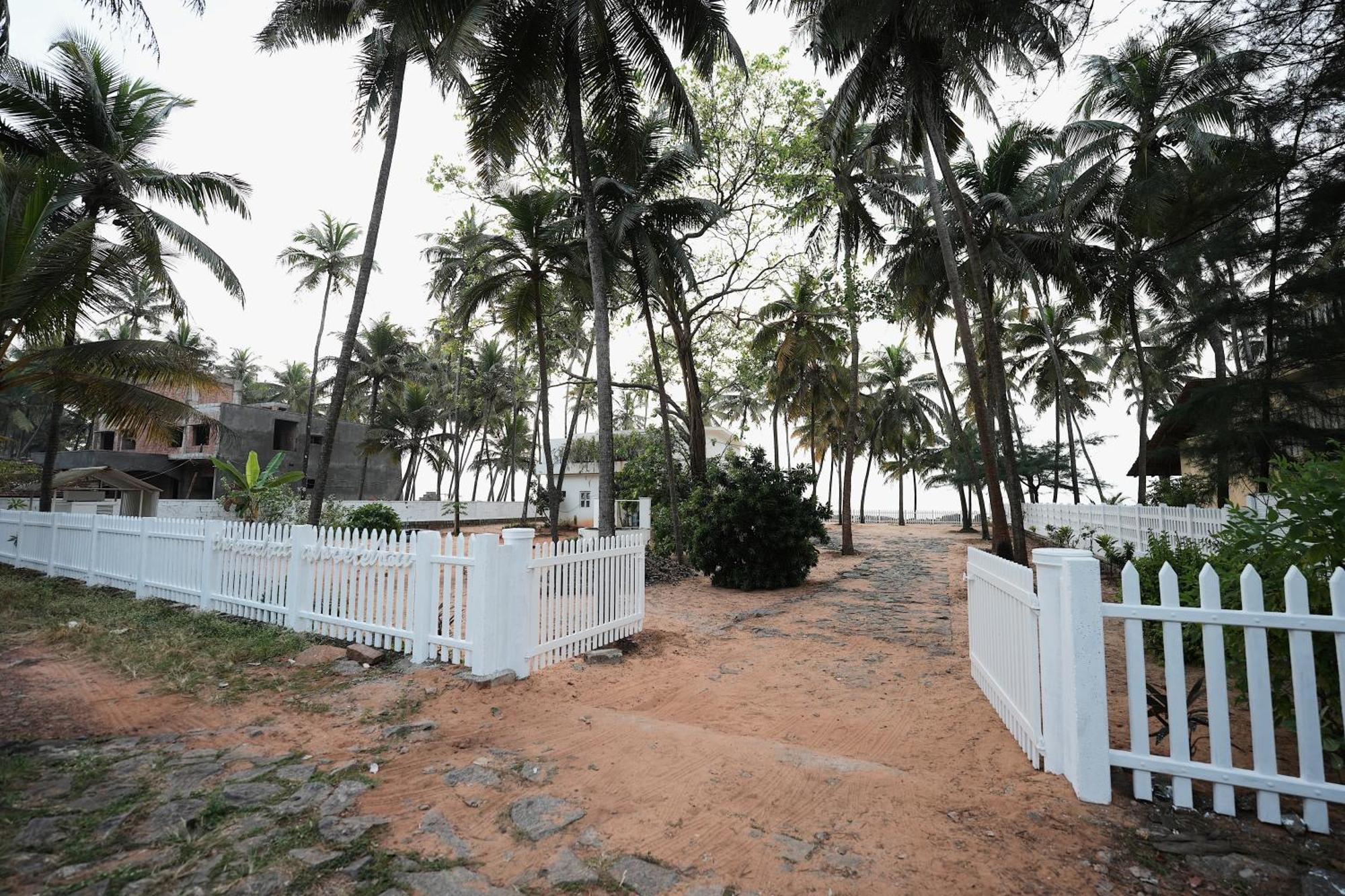 Beach At The White House Udupi Bagian luar foto